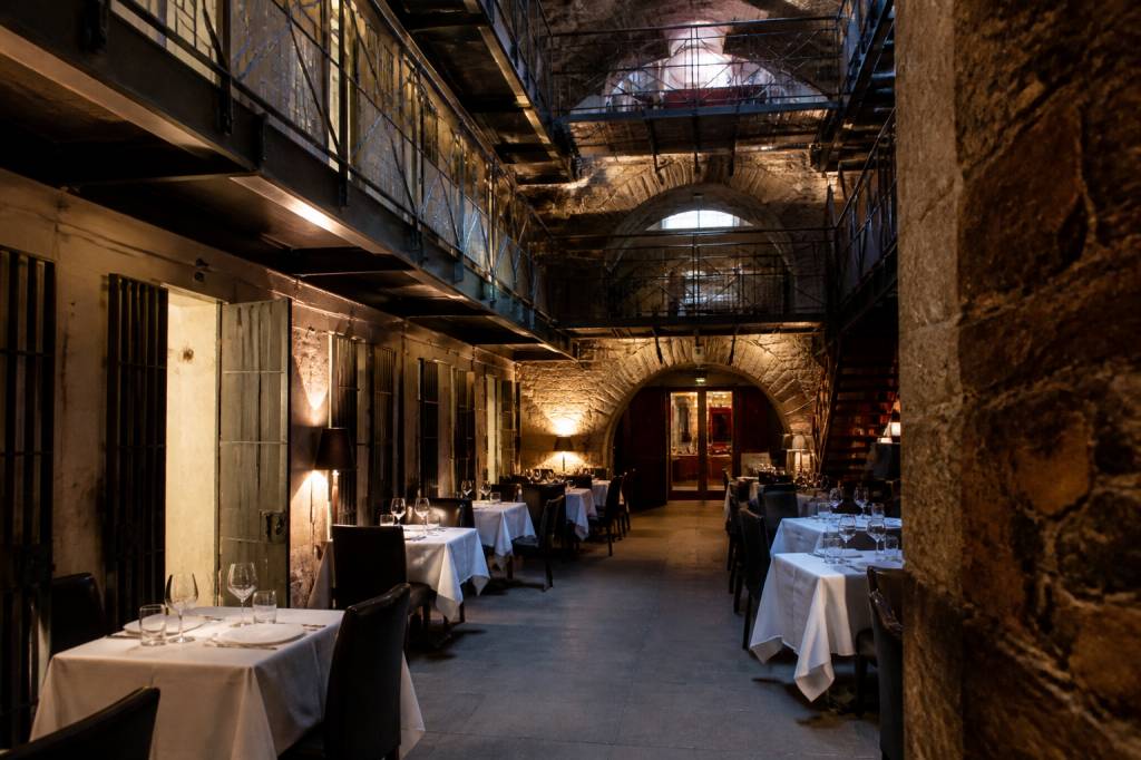 Restaurant ancienne prison Nantes : une adresse insolite à découvrir
